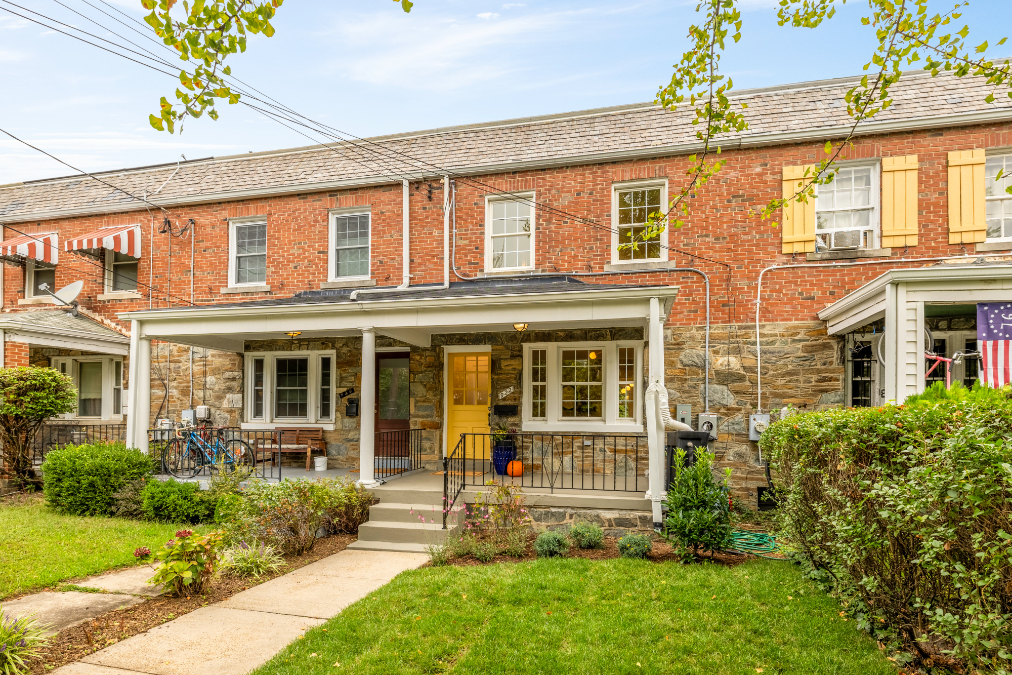 922 Perry PL NE DC exterior front